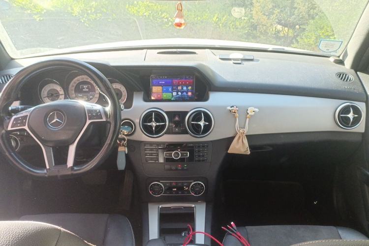 Used Mercedes-Benz GLK-Class 2014 GLK 200 Standard Model Center Console