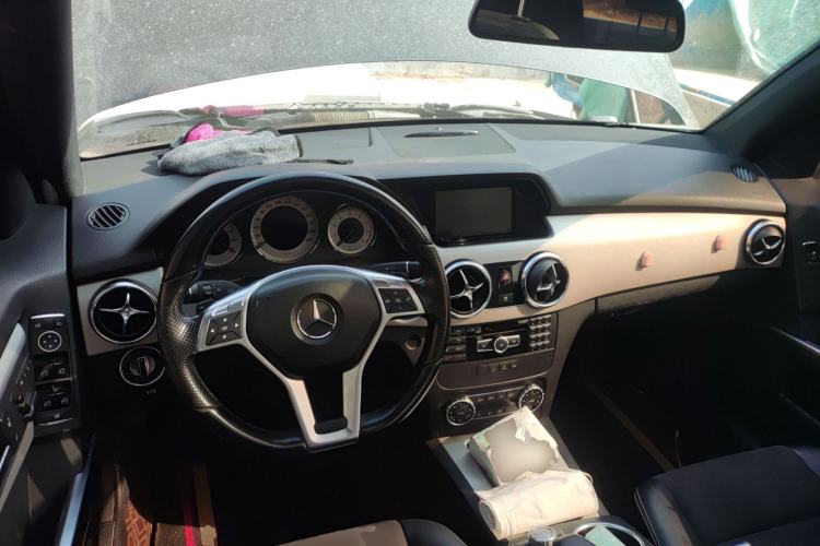 Used Mercedes-Benz GLK-Class 2014 GLK 200 Standard Model Center Console