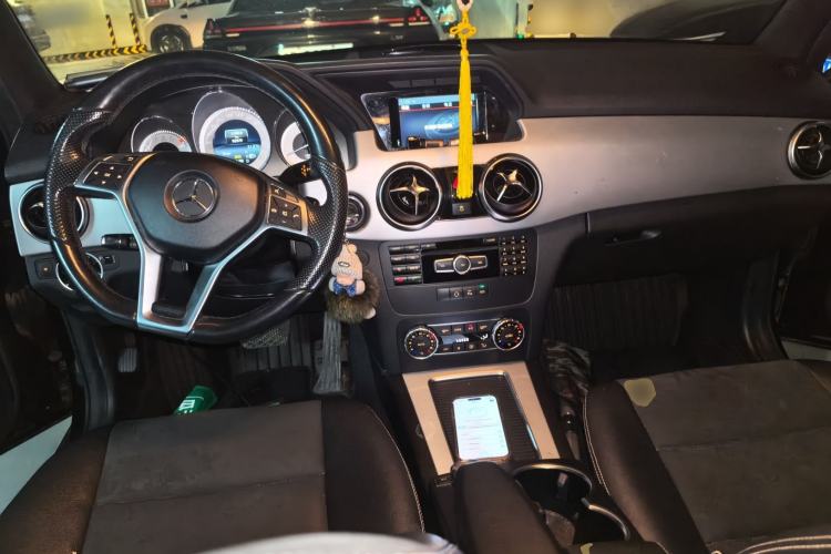 Used Mercedes-Benz GLK-Class 2014 GLK 200 Standard Model Center Console
