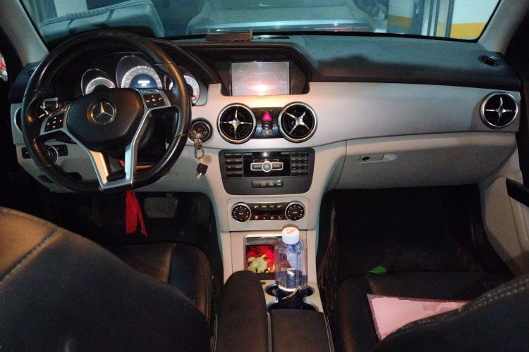 Used Mercedes-Benz GLK-Class 2014 GLK 200 Standard Model Center Console