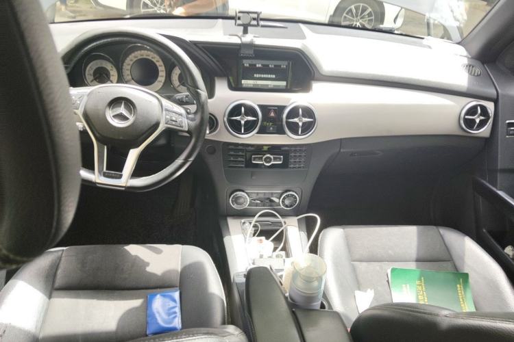 Used Mercedes-Benz GLK-Class 2014 GLK 200 Standard Model Center Console