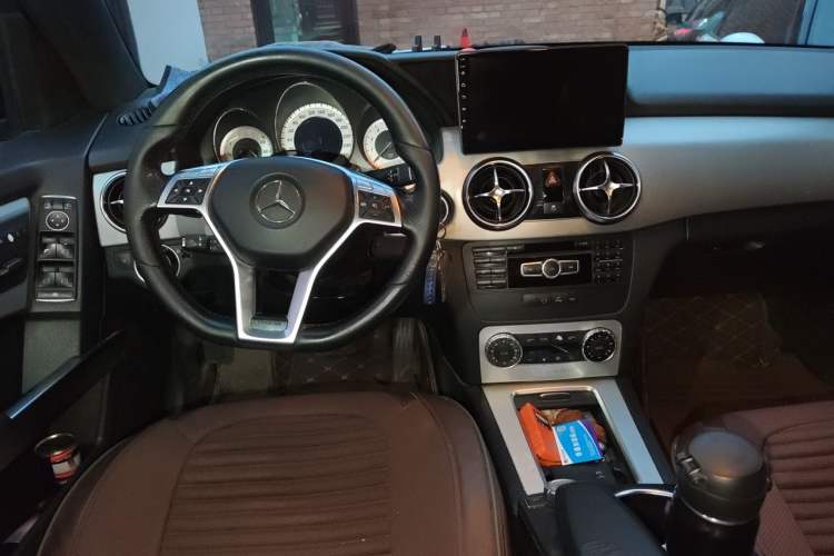 Used Mercedes-Benz GLK-Class 2014 GLK 200 Standard Model Center Console