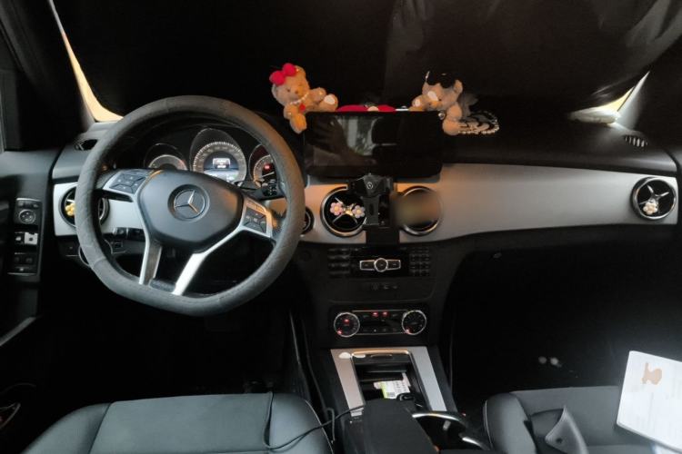 Used Mercedes-Benz GLK-Class 2014 GLK 200 Standard Model Center Console