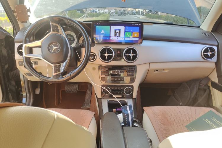 Used Mercedes-Benz GLK-Class 2014 GLK 200 Standard Model Center Console