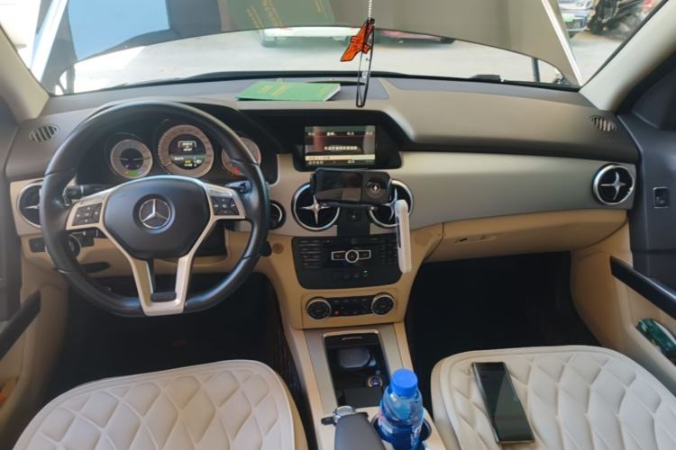 Used Mercedes-Benz GLK-Class 2014 GLK 200 Standard Model Center Console