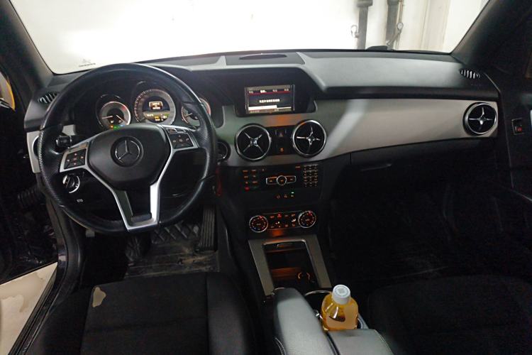 Used Mercedes-Benz GLK-Class 2014 GLK 200 Standard Model Center Console