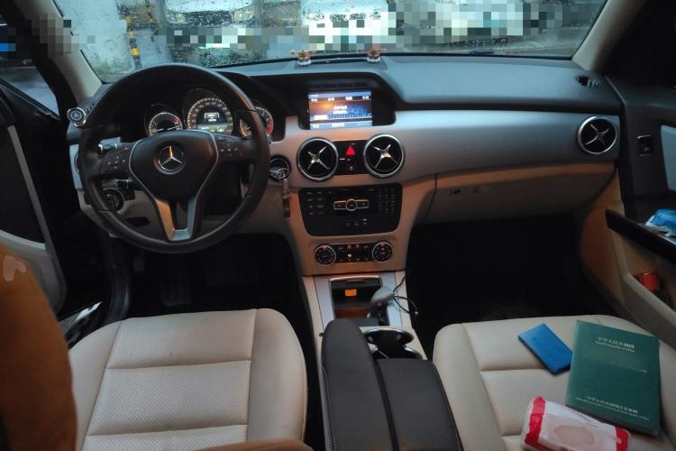 Used Mercedes-Benz GLK-Class 2014 GLK 260 4MATIC Dynamic Model Center Console
