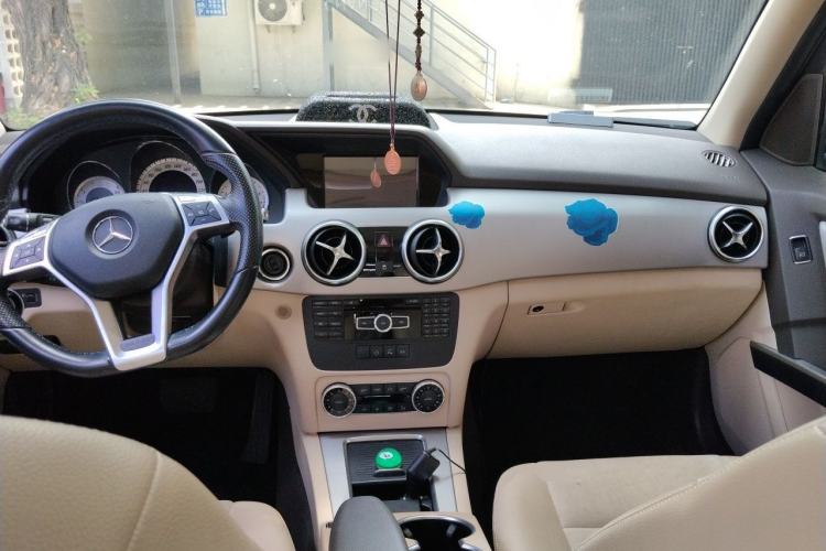 Used Mercedes-Benz GLK-Class 2014 GLK 200 Standard Model Center Console