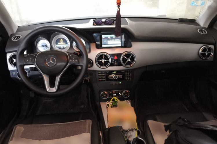 Used Mercedes-Benz GLK-Class 2014 GLK 260 4MATIC Dynamic Model Center Console