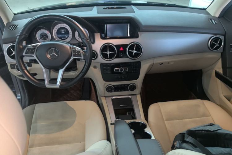Used Mercedes-Benz GLK-Class 2014 GLK 200 Standard Model Center Console
