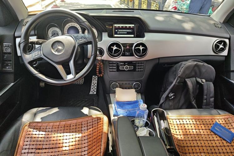 Used Mercedes-Benz GLK-Class 2014 GLK 260 4MATIC Dynamic Model Center Console