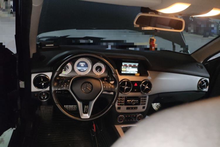 Used Mercedes-Benz GLK-Class 2014 GLK 260 4MATIC Dynamic Model Center Console