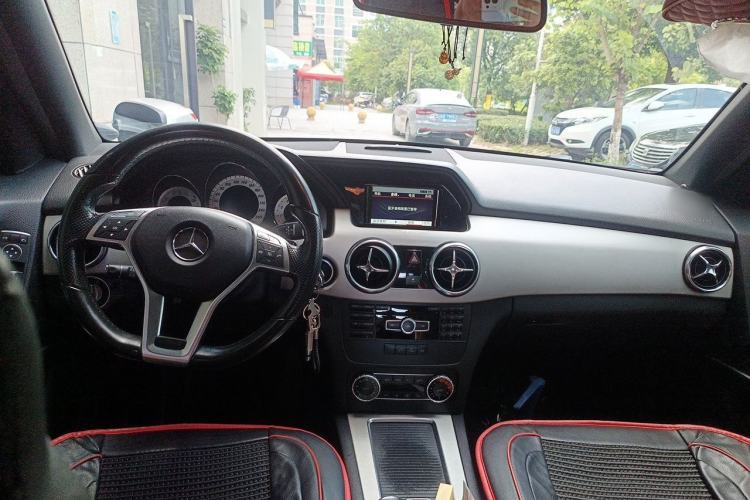 Used Mercedes-Benz GLK-Class 2014 GLK 200 Standard Model Center Console