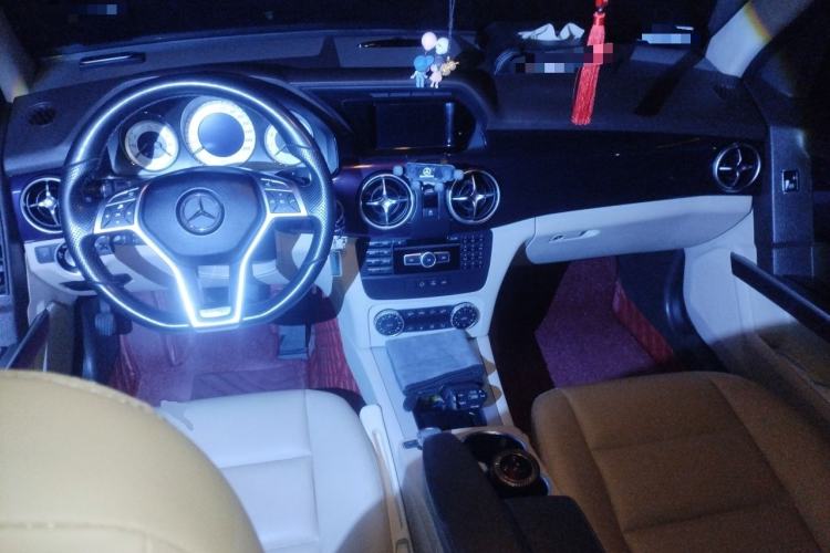 Used Mercedes-Benz GLK-Class 2014 GLK 200 Standard Model Center Console
