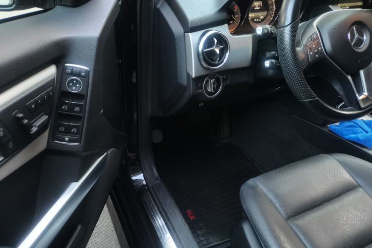 Used Mercedes-Benz GLK-Class 2014 GLK 260 4MATIC Dynamic Model Driver Seat