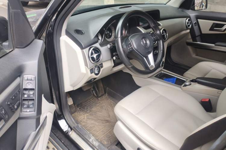 Used Mercedes-Benz GLK-Class 2014 GLK 260 4MATIC Dynamic Model Driver Seat