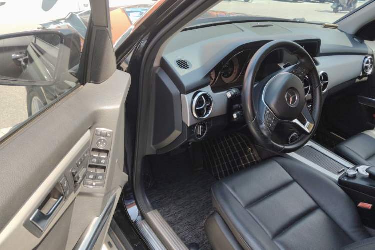 Used Mercedes-Benz GLK-Class 2014 GLK 260 4MATIC Dynamic Model Driver Seat