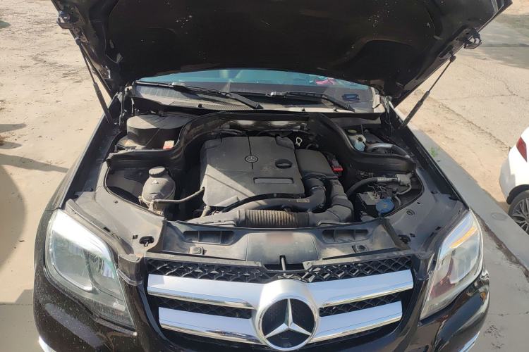 Used Mercedes-Benz GLK-Class 2014 GLK 200 Standard Model Engine Bay