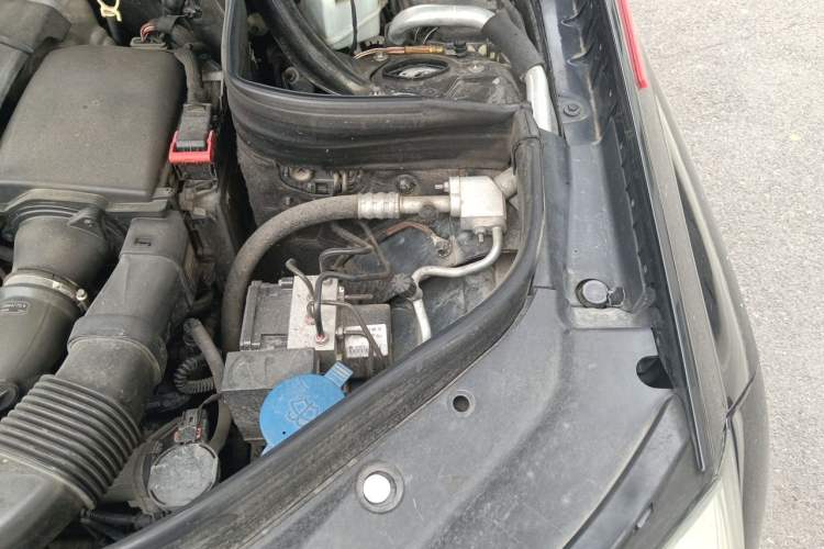 Used Mercedes-Benz GLK-Class 2014 GLK 260 4MATIC Dynamic Model Engine Bay Left