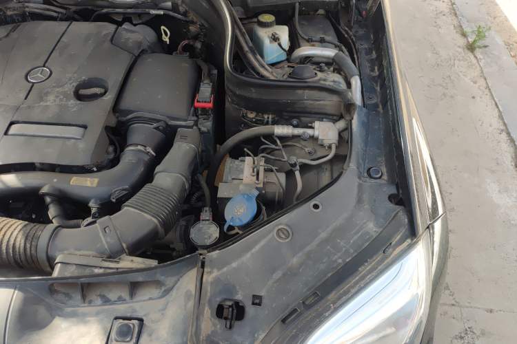 Used Mercedes-Benz GLK-Class 2014 GLK 200 Standard Model Engine Bay Left