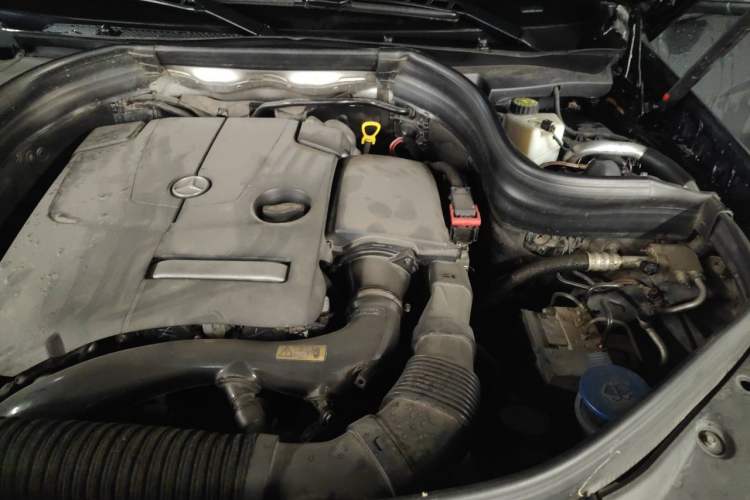 Used Mercedes-Benz GLK-Class 2014 GLK 260 4MATIC Dynamic Model Engine Bay Left