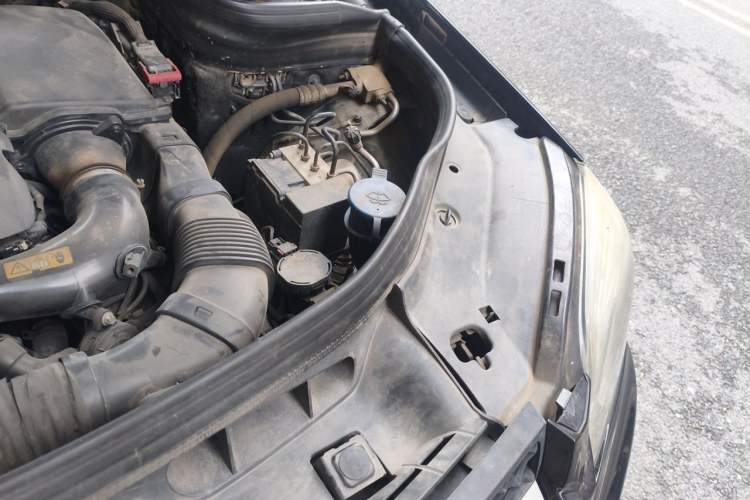 Used Mercedes-Benz GLK-Class 2014 GLK 260 4MATIC Dynamic Model Engine Bay Left