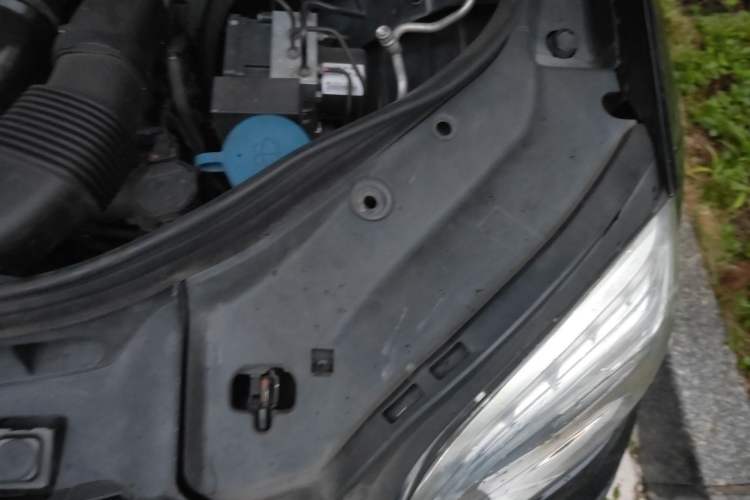 Used Mercedes-Benz GLK-Class 2014 GLK 260 4MATIC Dynamic Model Engine Bay Left
