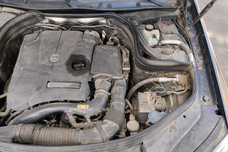 Used Mercedes-Benz GLK-Class 2014 GLK 200 Standard Model Engine Bay Left