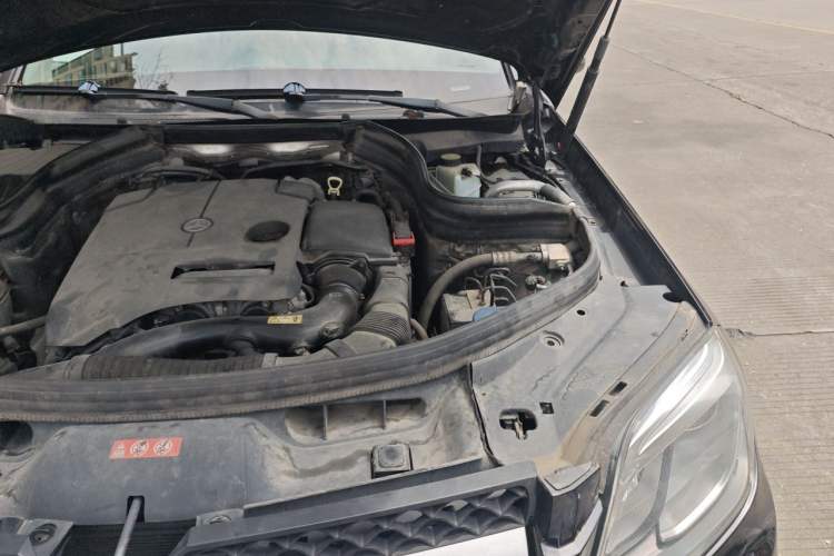 Used Mercedes-Benz GLK-Class 2014 GLK 260 4MATIC Dynamic Model Engine Bay Left