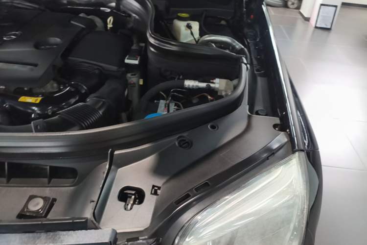 Used Mercedes-Benz GLK-Class 2014 GLK 200 Standard Model Engine Bay Left
