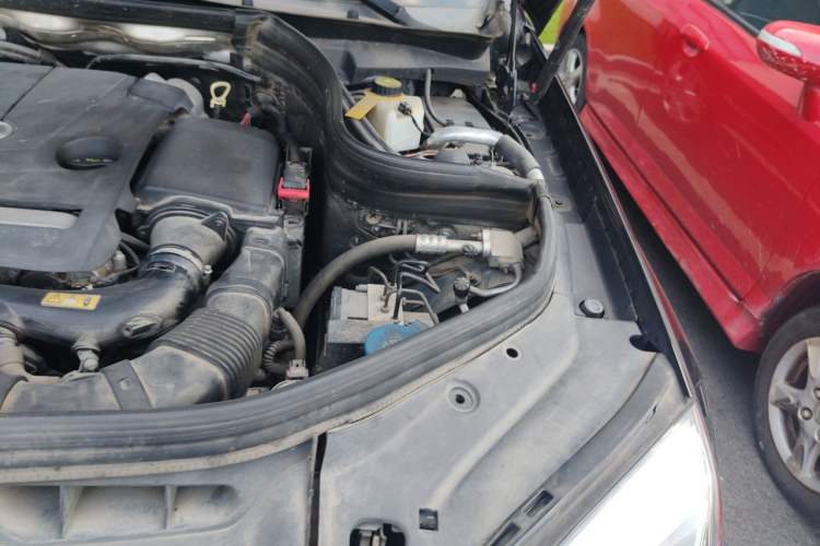 Used Mercedes-Benz GLK-Class 2014 GLK 200 Standard Model Engine Bay Left