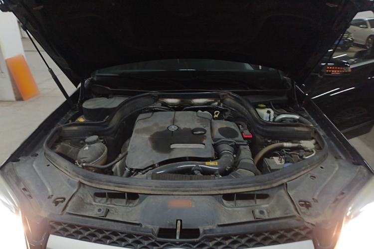 Used Mercedes-Benz GLK-Class 2014 GLK 200 Standard Model Engine Bay