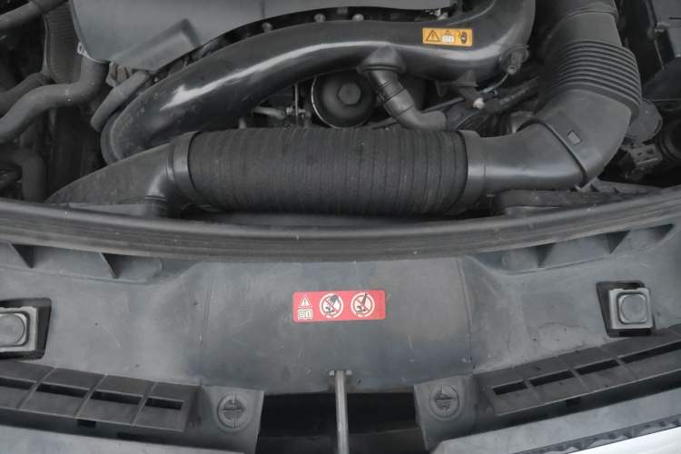 Used Mercedes-Benz GLK-Class 2014 GLK 260 4MATIC Dynamic Model Engine Bay