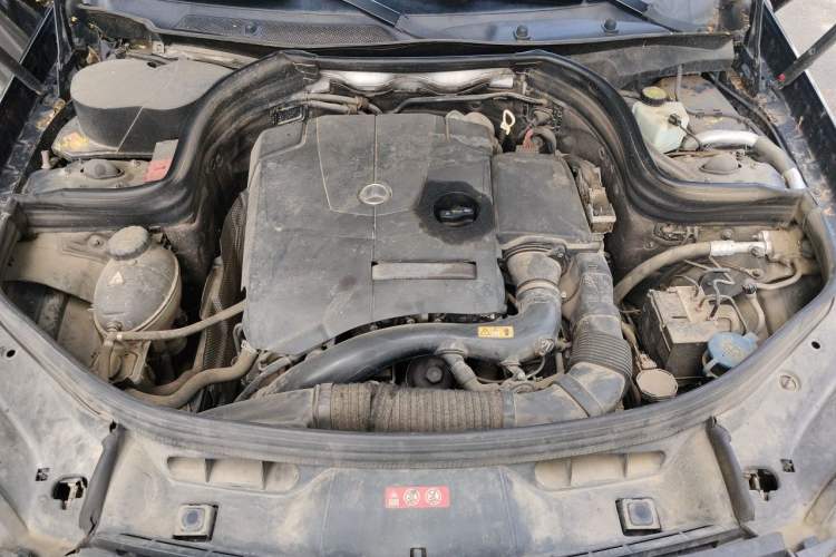 Used Mercedes-Benz GLK-Class 2014 GLK 200 Standard Model Engine Bay