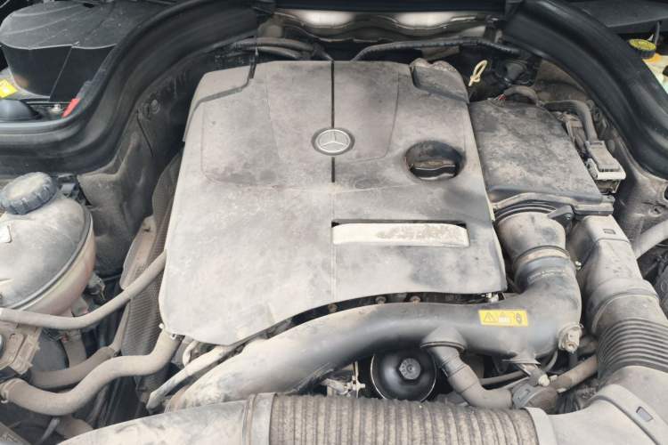 Used Mercedes-Benz GLK-Class 2014 GLK 200 Standard Model Engine Bay