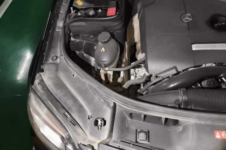 Used Mercedes-Benz GLK-Class 2014 GLK 200 Standard Model Engine Bay Right