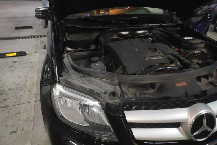 Used Mercedes-Benz GLK-Class 2014 GLK 260 4MATIC Dynamic Model Engine Bay Right