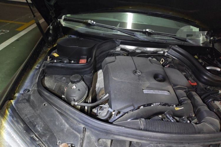 Used Mercedes-Benz GLK-Class 2014 GLK 260 4MATIC Dynamic Model Engine Bay Right