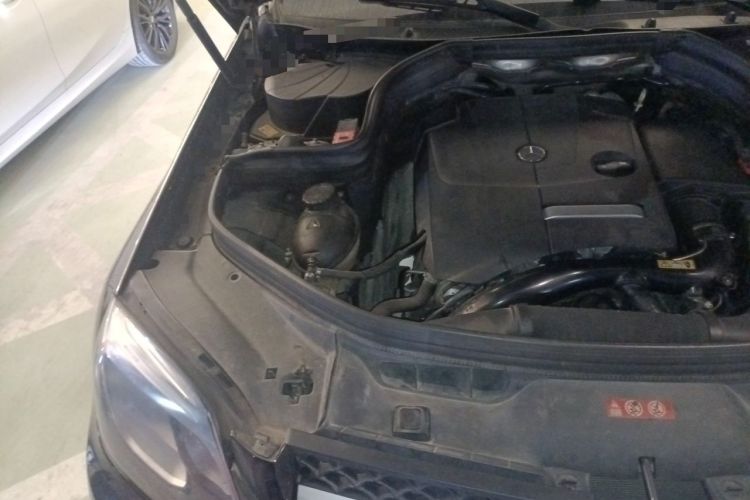 Used Mercedes-Benz GLK-Class 2014 GLK 260 4MATIC Dynamic Model Engine Bay Right