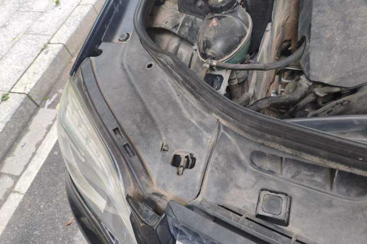 Used Mercedes-Benz GLK-Class 2014 GLK 260 4MATIC Dynamic Model Engine Bay Right