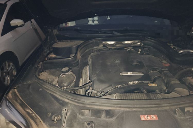 Used Mercedes-Benz GLK-Class 2014 GLK 260 4MATIC Dynamic Model Engine Bay Right