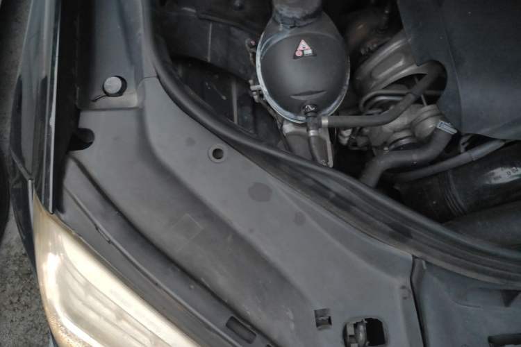 Used Mercedes-Benz GLK-Class 2014 GLK 260 4MATIC Dynamic Model Engine Bay Right