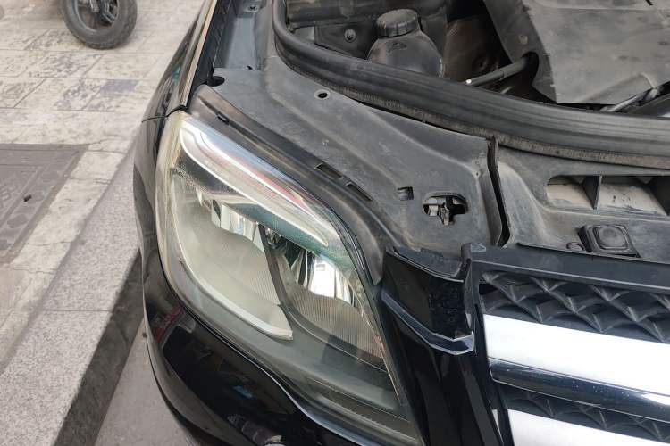 Used Mercedes-Benz GLK-Class 2014 GLK 200 Standard Model Engine Bay Right