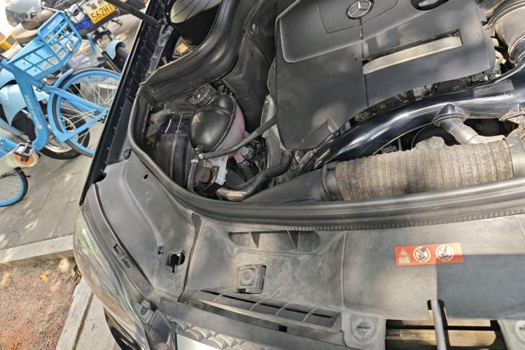 Used Mercedes-Benz GLK-Class 2014 GLK 260 4MATIC Dynamic Model Engine Bay Right