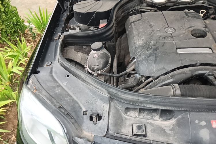 Used Mercedes-Benz GLK-Class 2014 GLK 200 Standard Model Engine Bay Right