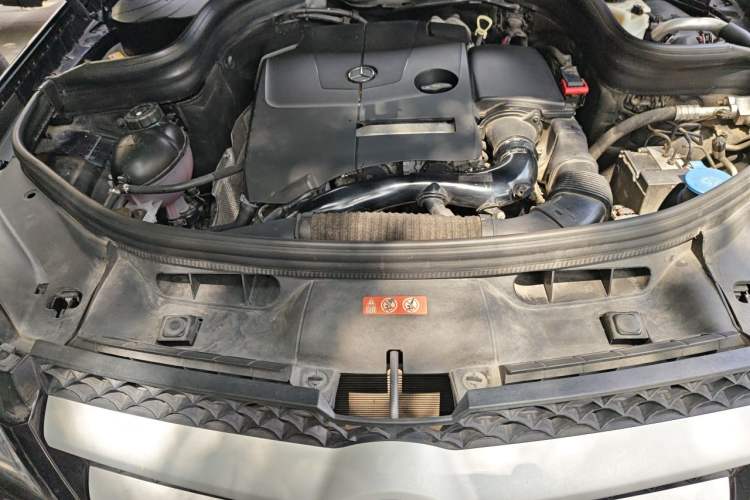 Used Mercedes-Benz GLK-Class 2014 GLK 260 4MATIC Dynamic Model Engine Bay