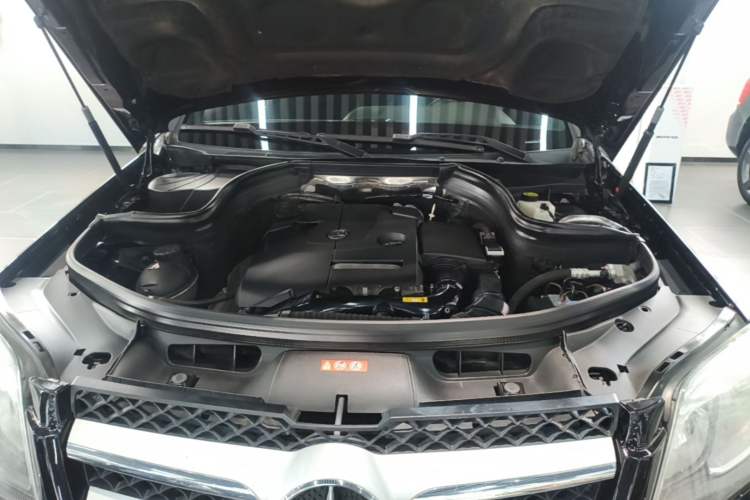 Used Mercedes-Benz GLK-Class 2014 GLK 200 Standard Model Engine Bay
