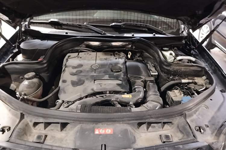 Used Mercedes-Benz GLK-Class 2014 GLK 200 Standard Model Engine Bay