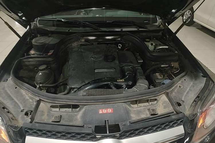 Used Mercedes-Benz GLK-Class 2014 GLK 200 Standard Model Engine Bay