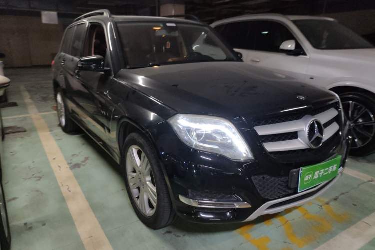 Used Mercedes-Benz GLK-Class 2014 GLK 260 4MATIC Dynamic Model Front Right 45 Deg